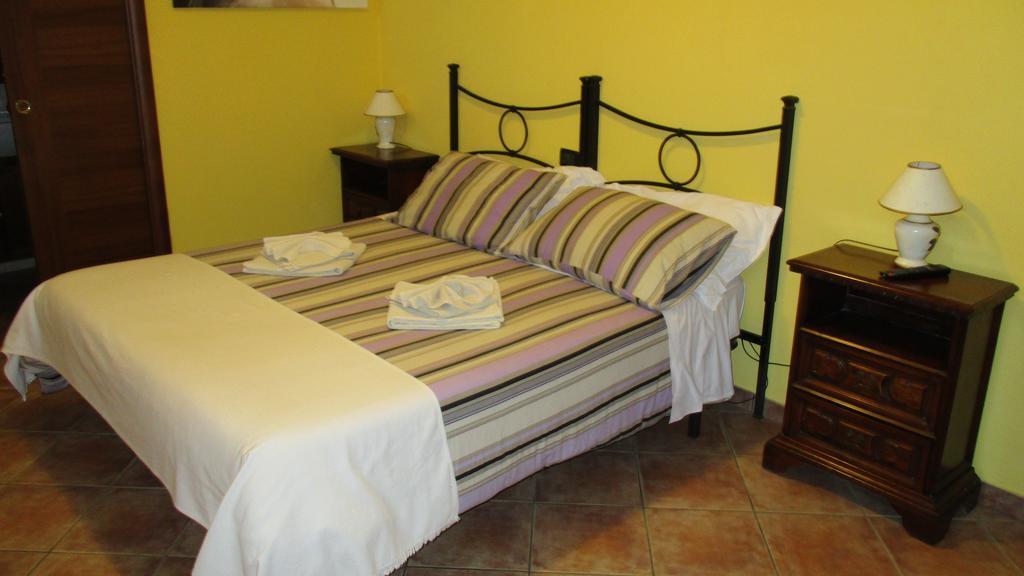 Casa Di Campagna B&B La Corte Феррара Экстерьер фото