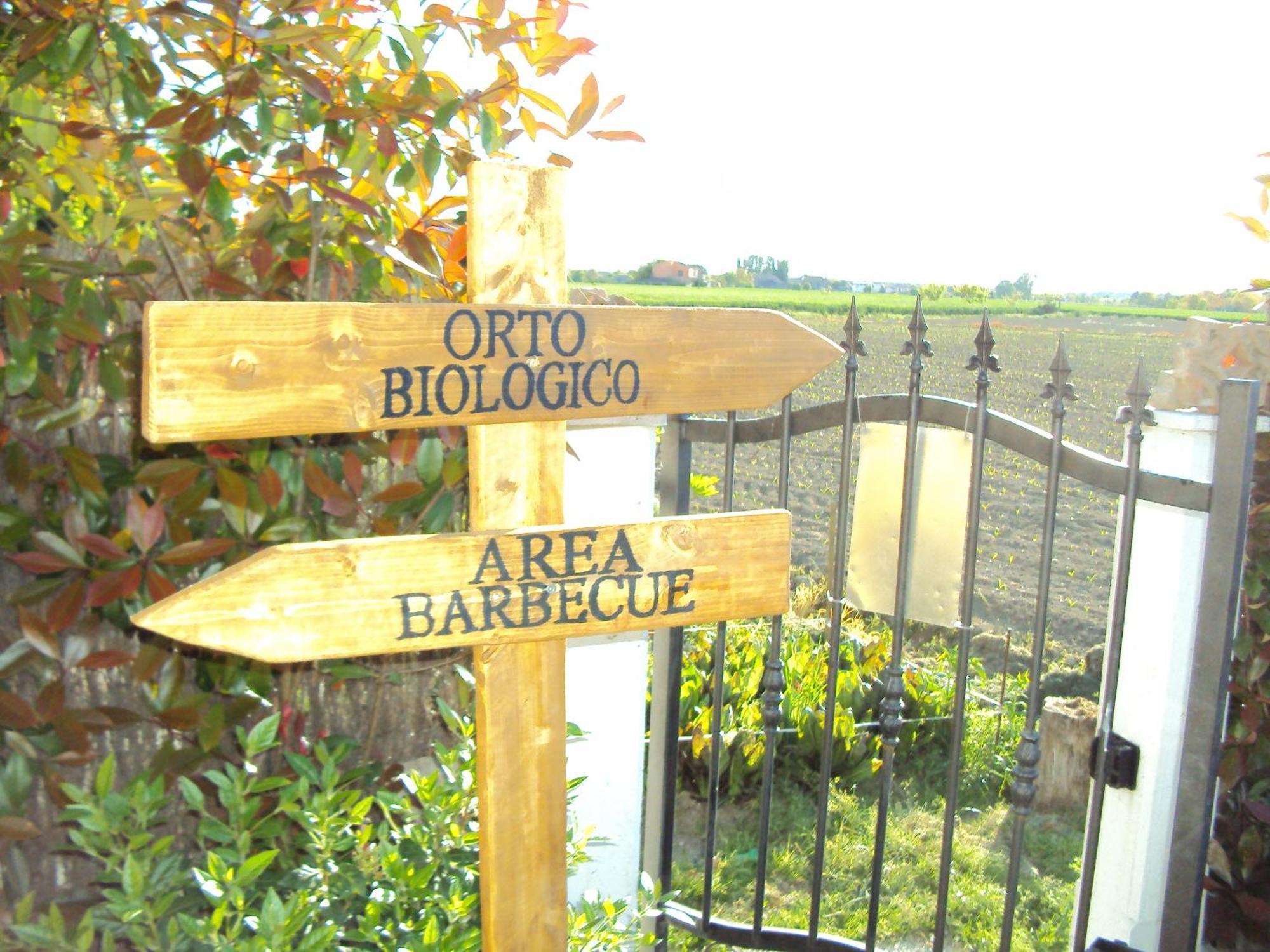 Casa Di Campagna B&B La Corte Феррара Экстерьер фото